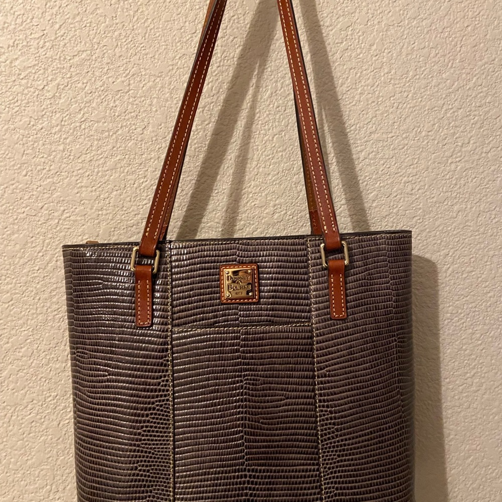 Dooney and Bourke Lexington shopper handbag
